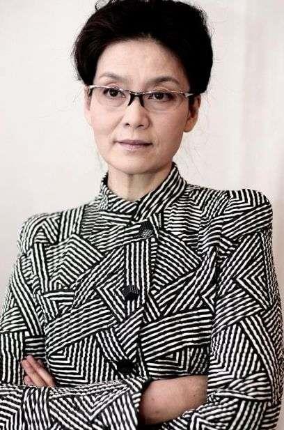 潘虹的年齡，歲月見證的溫情與友誼之路。
